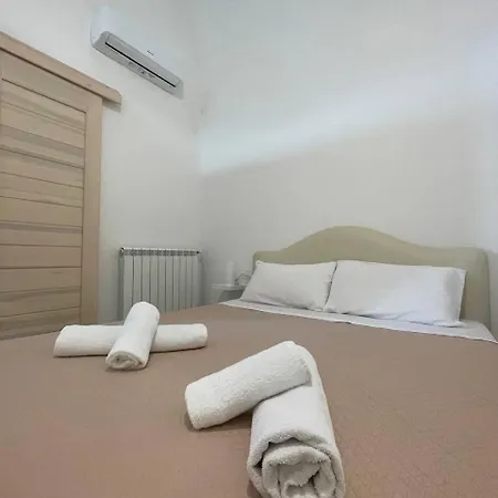 Mya Lejlighed Brindisi